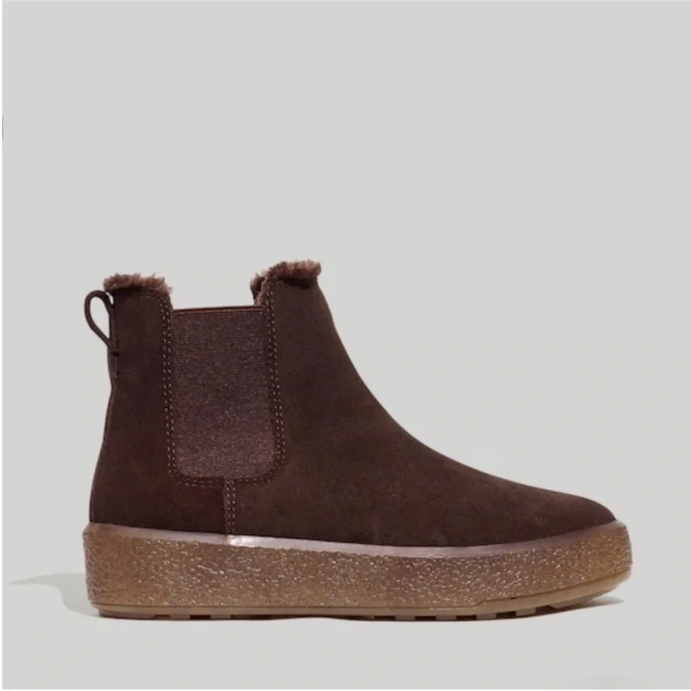 NWT The Toasty Chelsea Boot Pull On Boots in Suede Dark Coffee